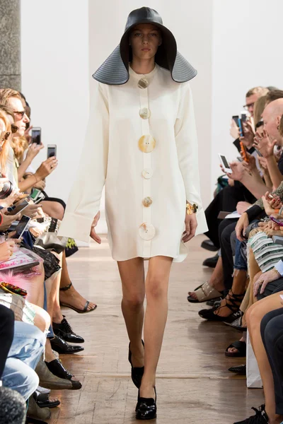 Look 2